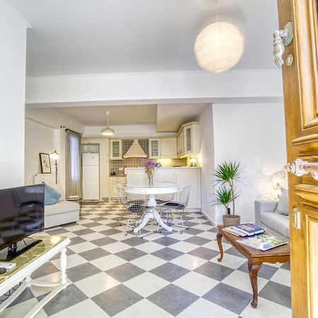 Stylish, Cozy 2-Bdr Flat In Andros Town By Explore Andros Екстер'єр фото
