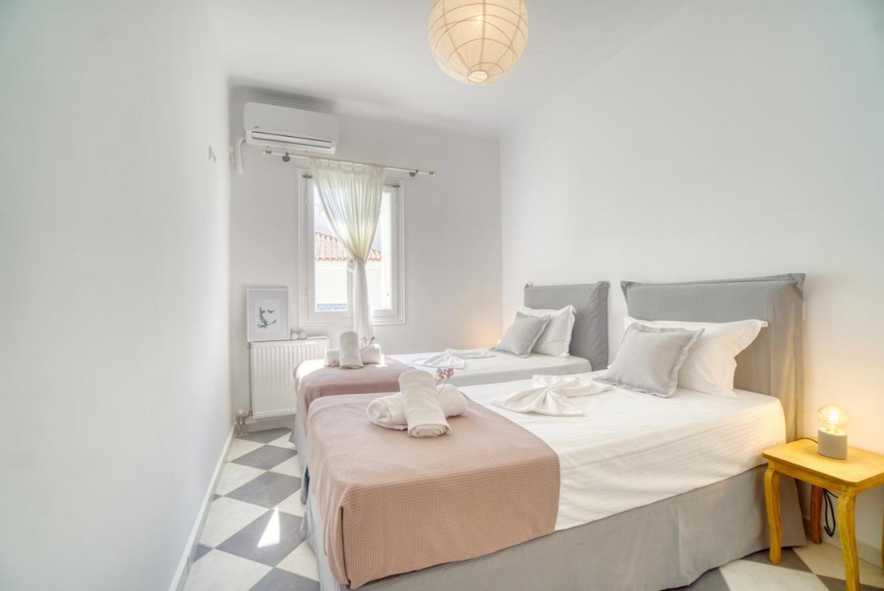 Stylish, Cozy 2-Bdr Flat In Andros Town By Explore Andros Екстер'єр фото