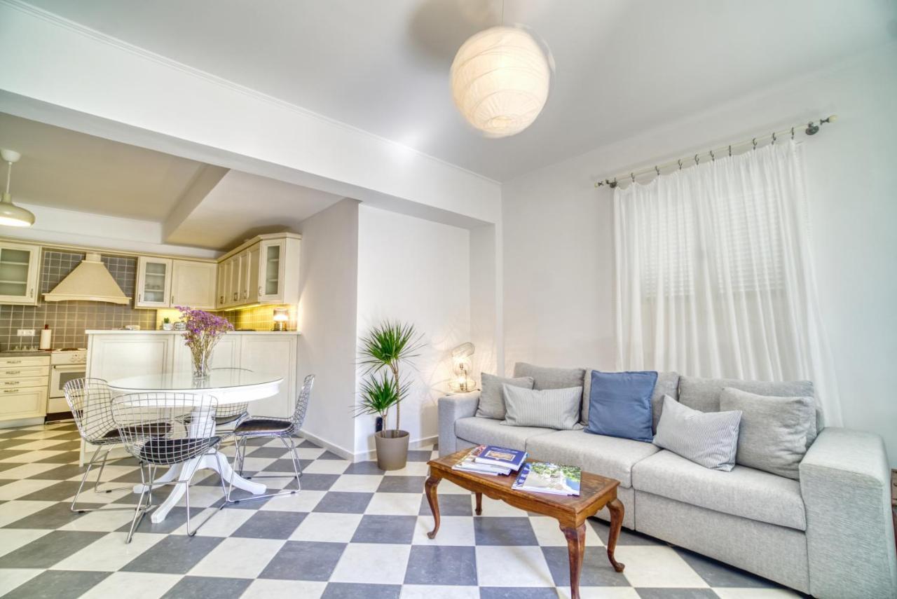 Stylish, Cozy 2-Bdr Flat In Andros Town By Explore Andros Екстер'єр фото