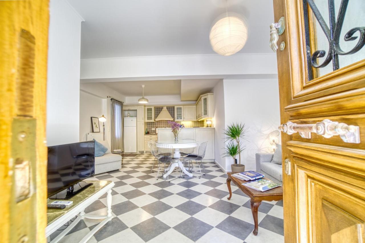 Stylish, Cozy 2-Bdr Flat In Andros Town By Explore Andros Екстер'єр фото