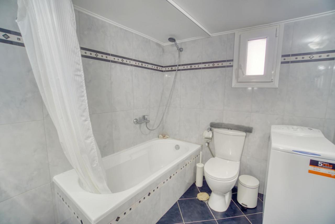 Stylish, Cozy 2-Bdr Flat In Andros Town By Explore Andros Екстер'єр фото