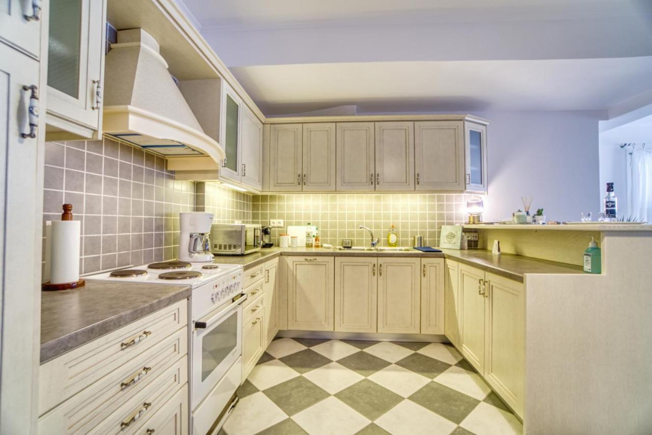 Stylish, Cozy 2-Bdr Flat In Andros Town By Explore Andros Екстер'єр фото