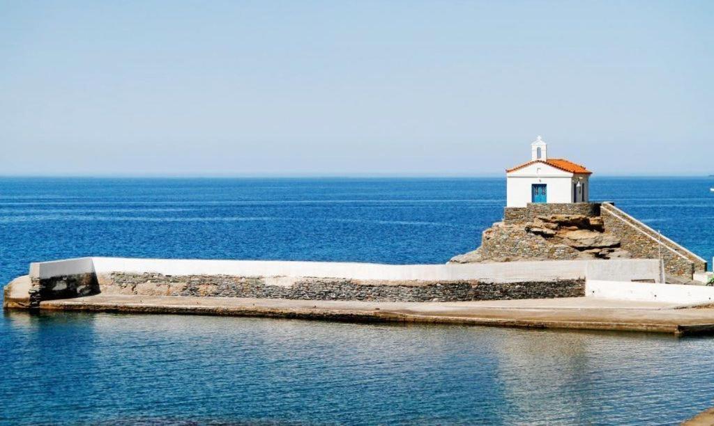 Stylish, Cozy 2-Bdr Flat In Andros Town By Explore Andros Екстер'єр фото