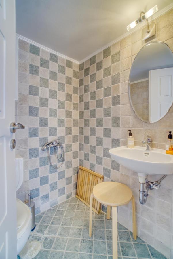 Stylish, Cozy 2-Bdr Flat In Andros Town By Explore Andros Екстер'єр фото