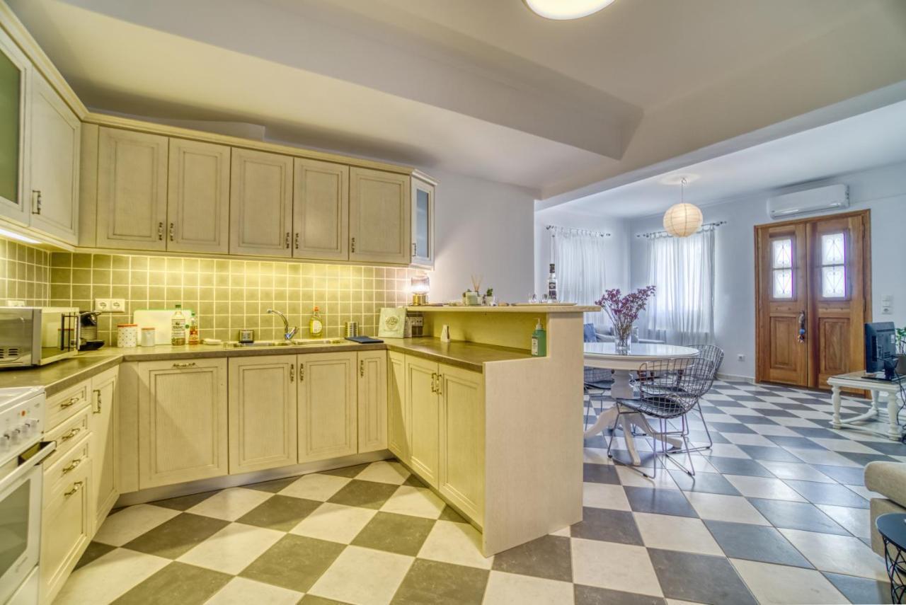 Stylish, Cozy 2-Bdr Flat In Andros Town By Explore Andros Екстер'єр фото